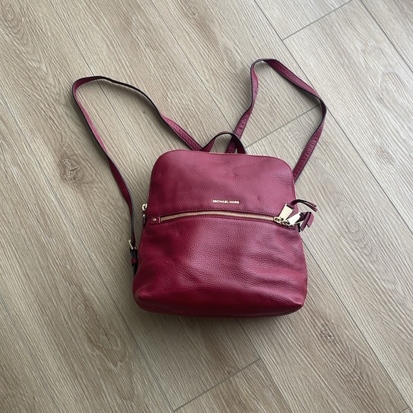 NWOT Michael Kors Rhea Backpack - Picture 5 of 7